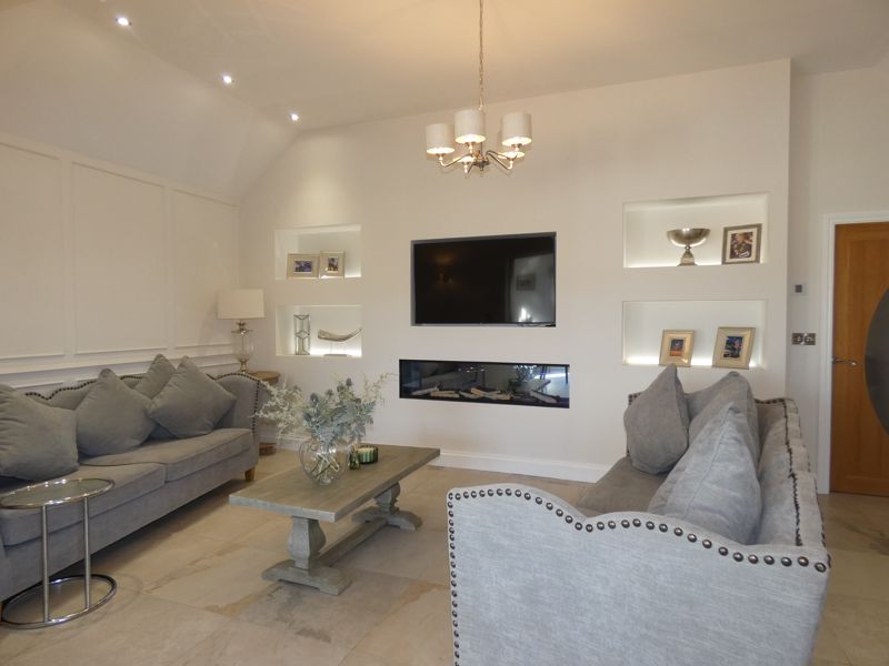 Lounge- click for photo gallery